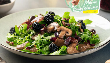 Herbstsalat mit Brombeere und Champignons